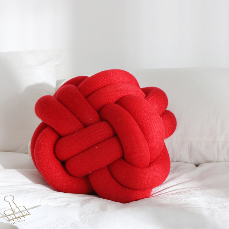 新款-艾伦手工针织抱枕 靠枕 长39cm 宽30cm高16 红色