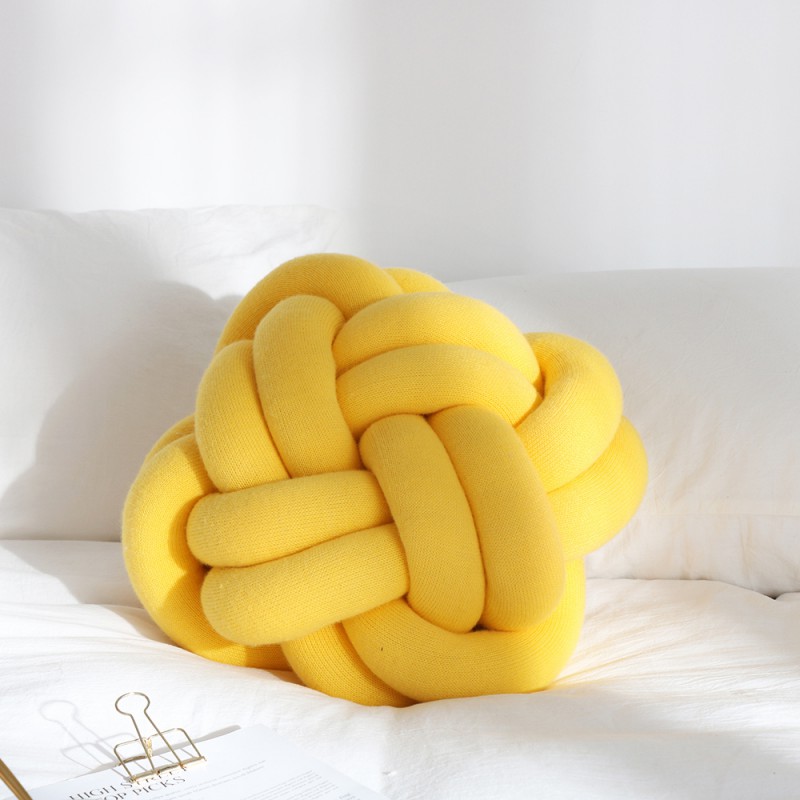 新款-艾伦手工针织抱枕 靠枕 长39cm 宽30cm高16 黄色
