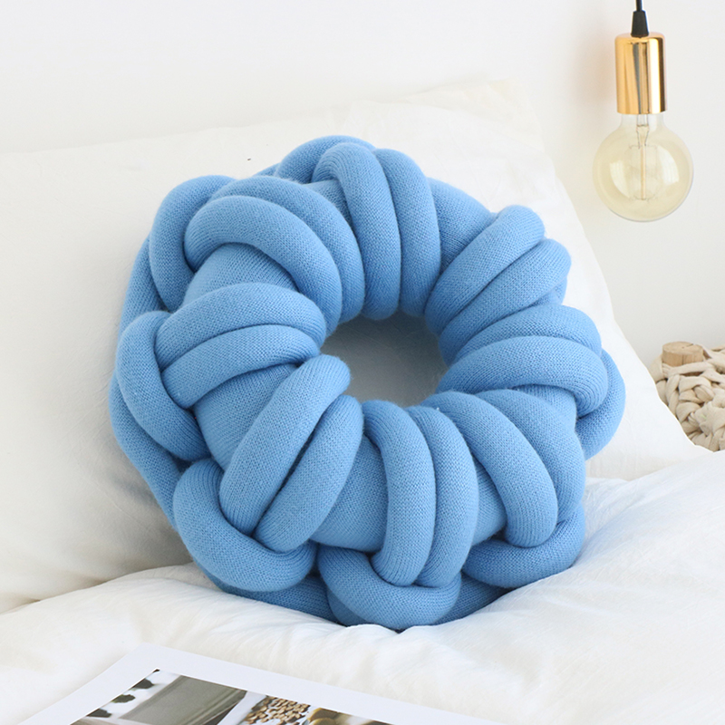 新款-克莱尔手工针织抱枕 靠枕 直径39cm,高12cm 天蓝