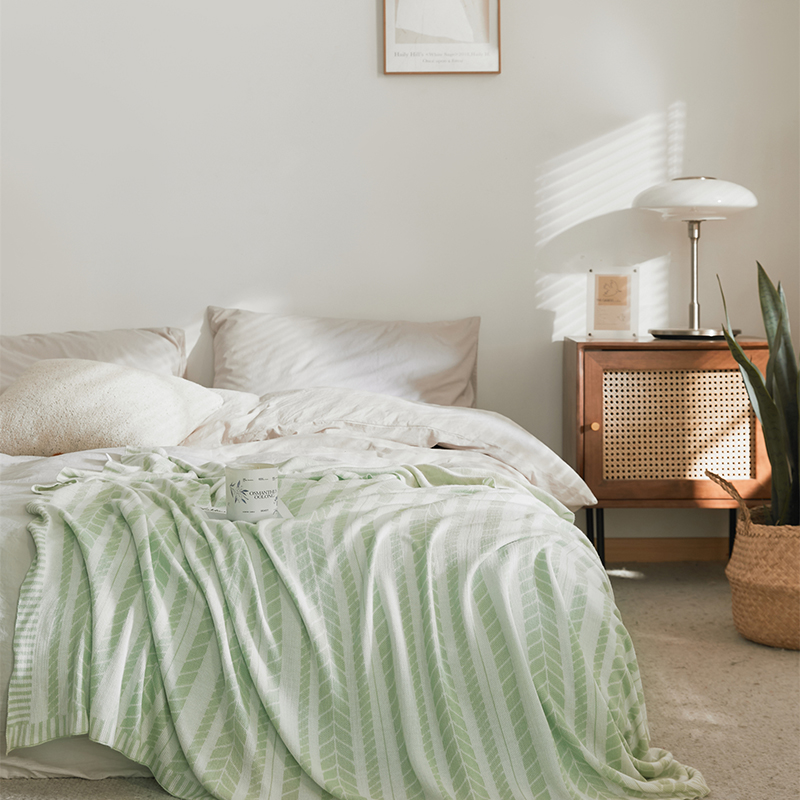 新款生态竹纤维休闲毯旅行毯午睡毯沙发毯床尾巾毛毯冰丝毯凉感毯--娜琦哆 130*160cm 薄荷绿