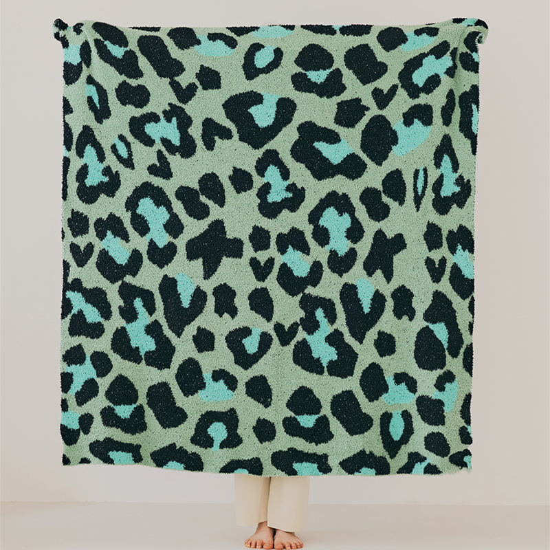 2023新款彩豹半边绒休闲毯子空调毯休闲毯盖毯旅行毯沙发毯床尾巾 130*160cm 彩豹-绿色