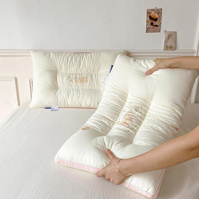 2023新款羊绒蛋白护颈保健枕枕头枕芯 粉色款