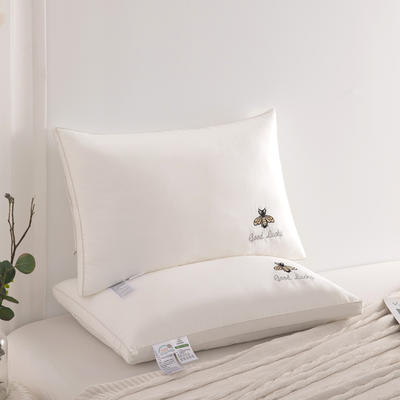 2021新款枕头枕芯全棉小蜜蜂羽丝枕48*74cm 白色中枕一只