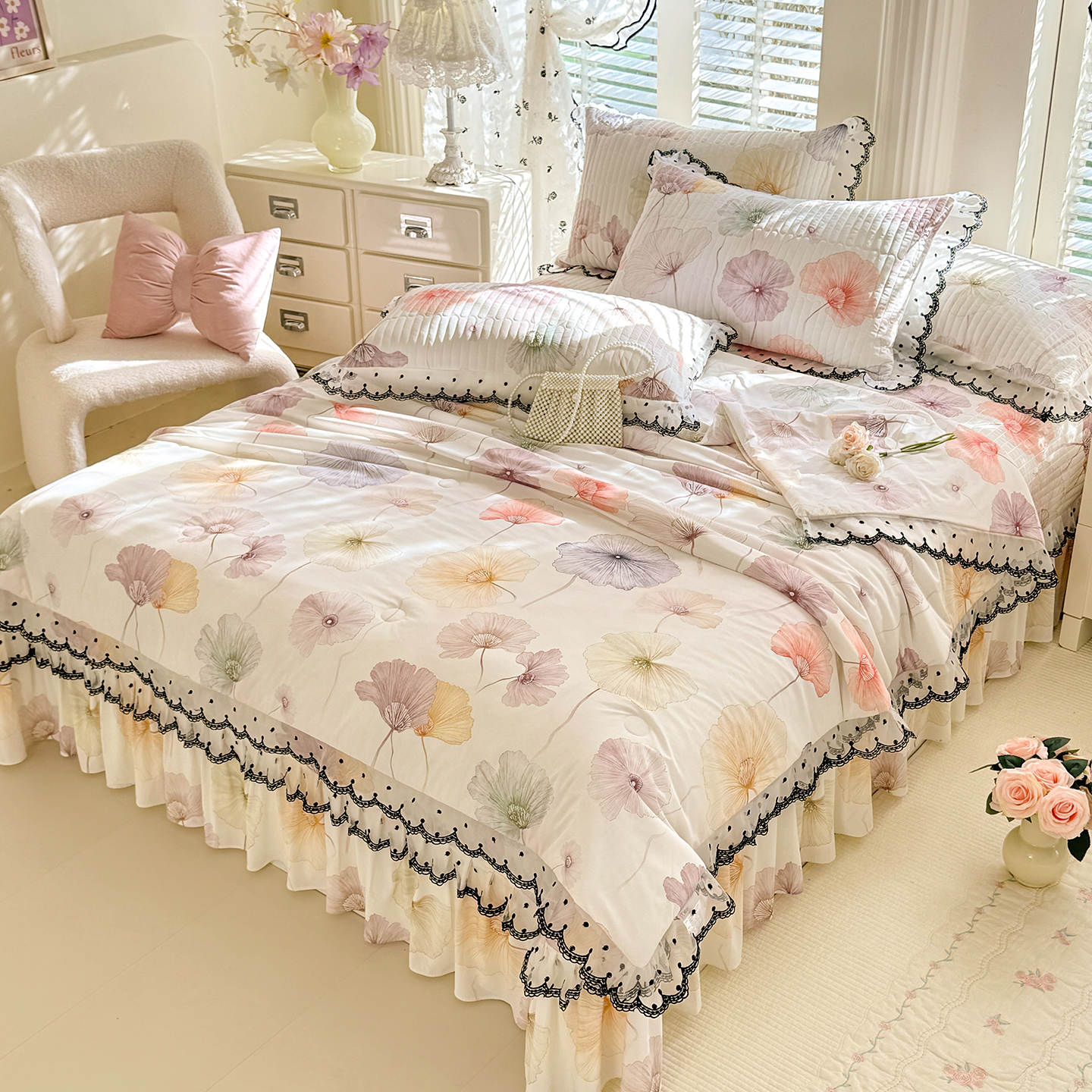 2026新款凉感丝花边夏被床盖款四件套 漫步花丛