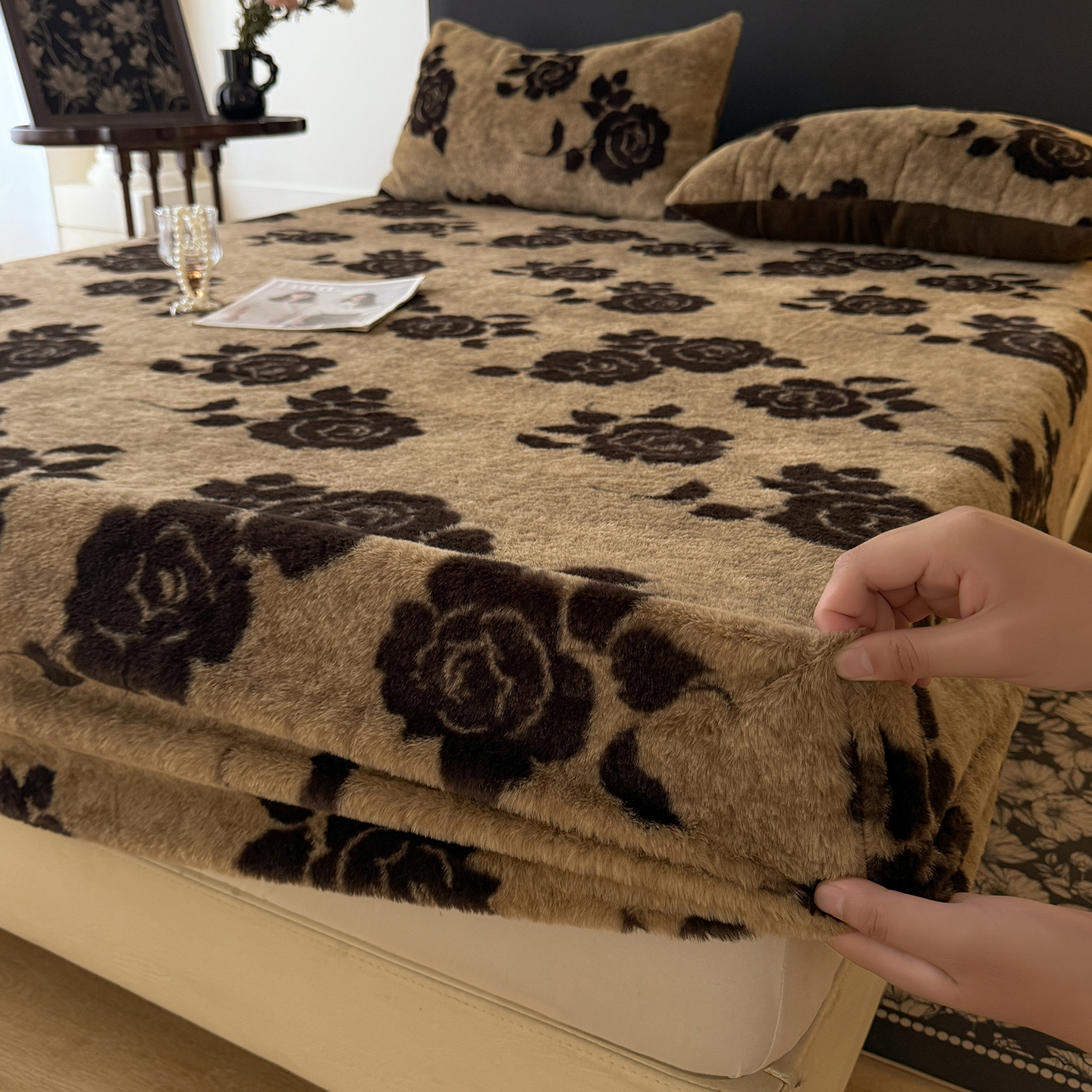 2025秋冬新款加厚兔绒床笠 兔绒床笠-绽放咖