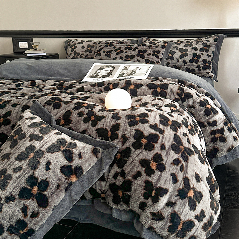 2025秋冬新款丹麦兔毛绒宽边牛奶绒四件套 宽边兔绒-羽蝶-灰