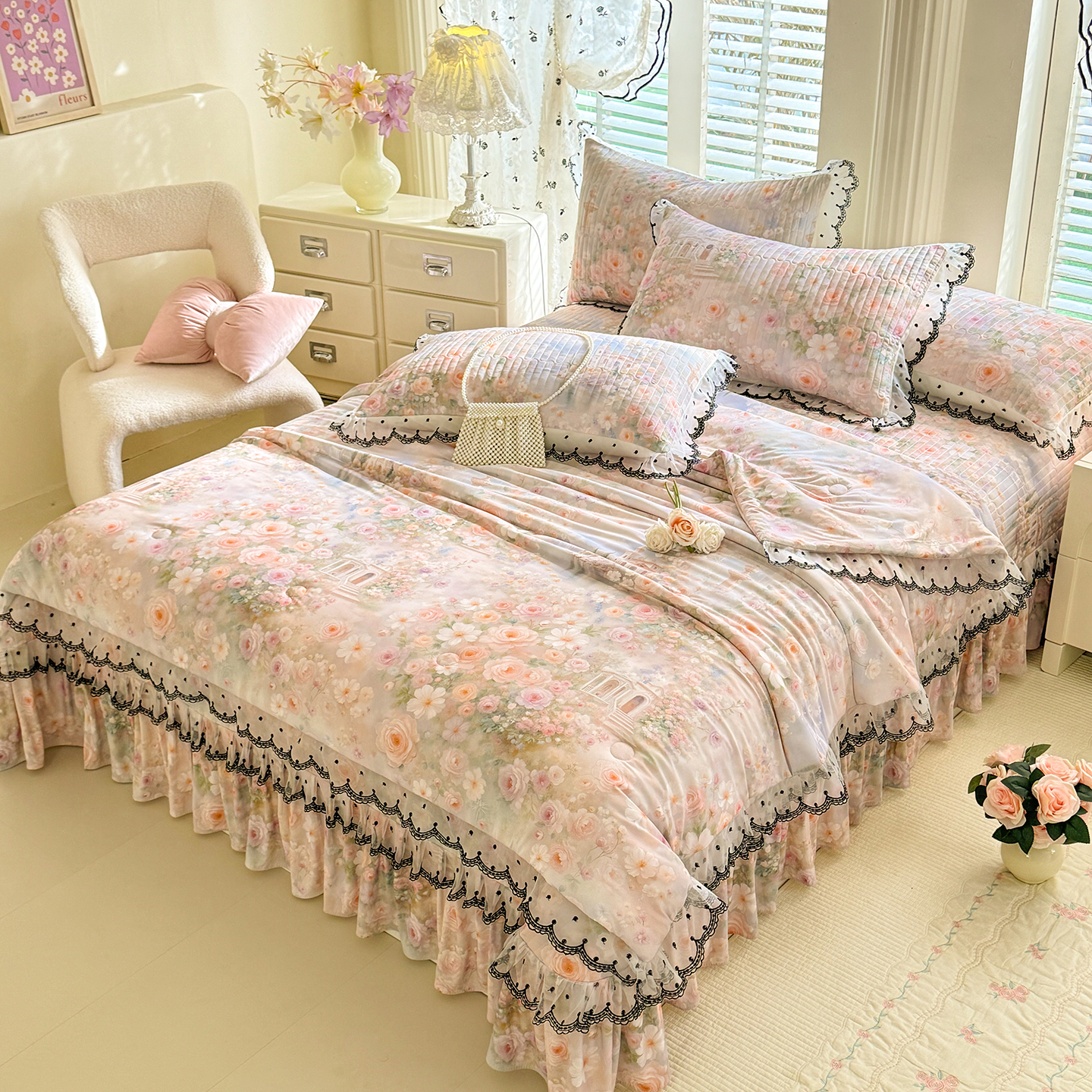 2026新款凉感丝花边夏被床盖款四件套 烟水花雾