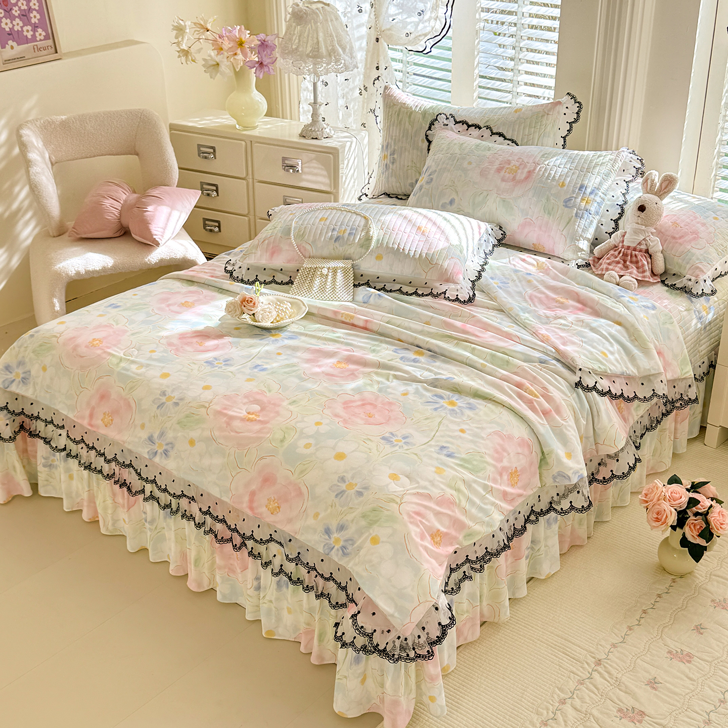 2026新款凉感丝花边夏被床盖款四件套 山花浪漫