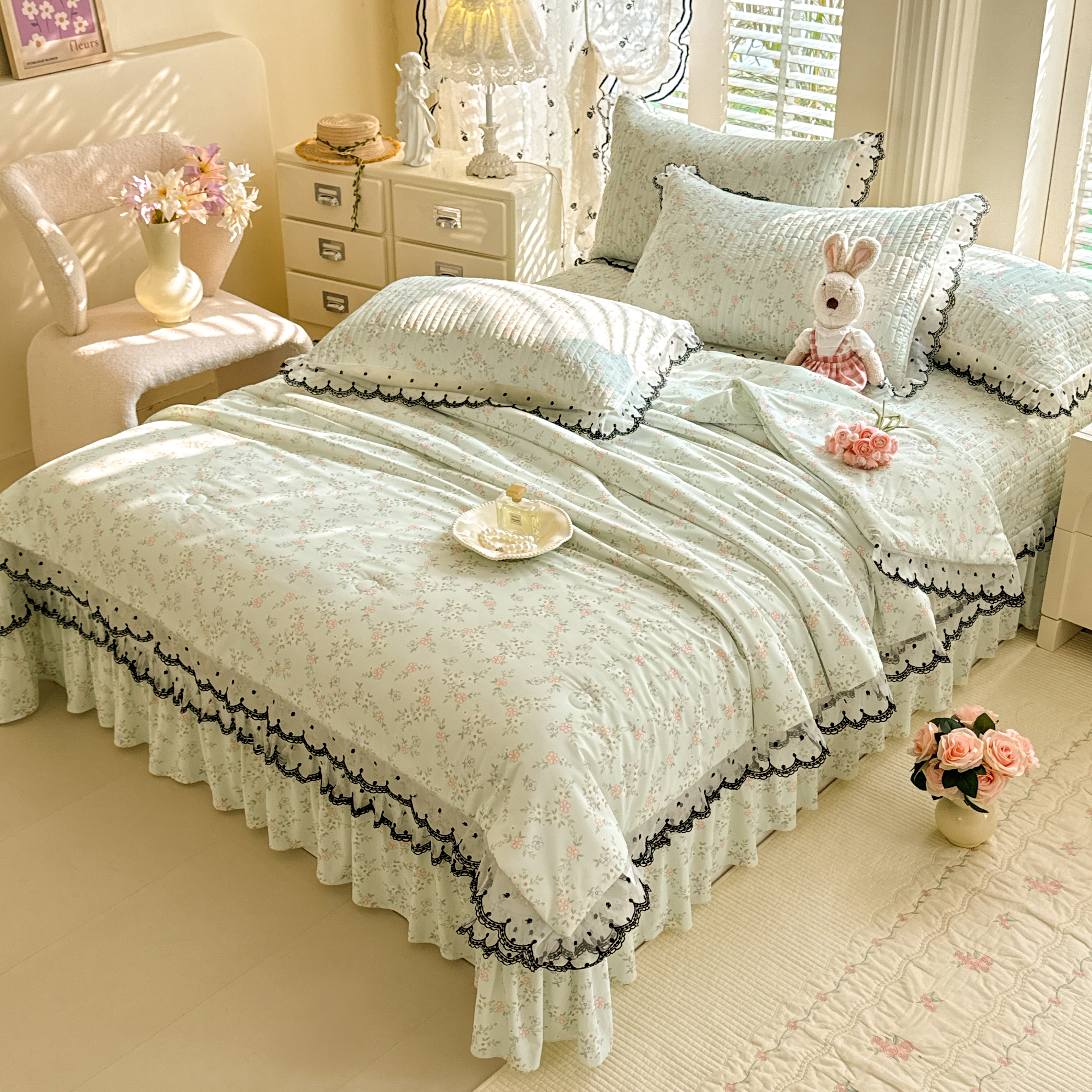 2026新款凉感丝花边夏被床盖款四件套 云絮花