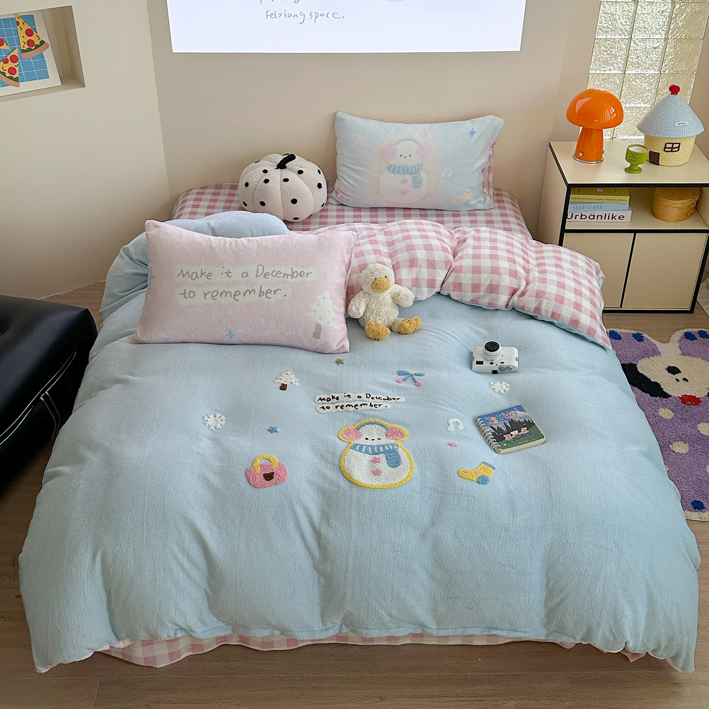 2025新款牛奶绒卡通绣花四件套 雪人童话