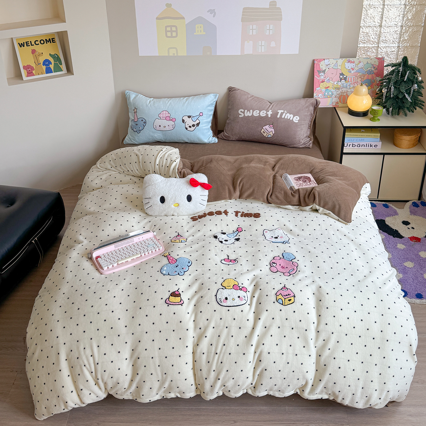 2025新款牛奶绒卡通绣花四件套 甜趣卡通