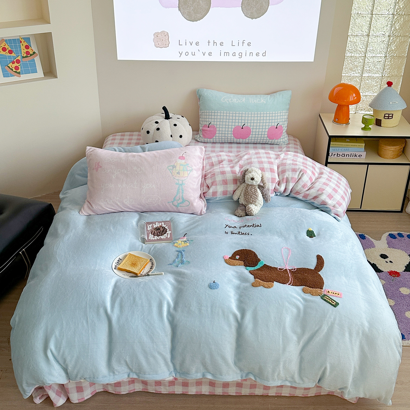 2025新款牛奶绒卡通绣花四件套 露丝的腊肠狗