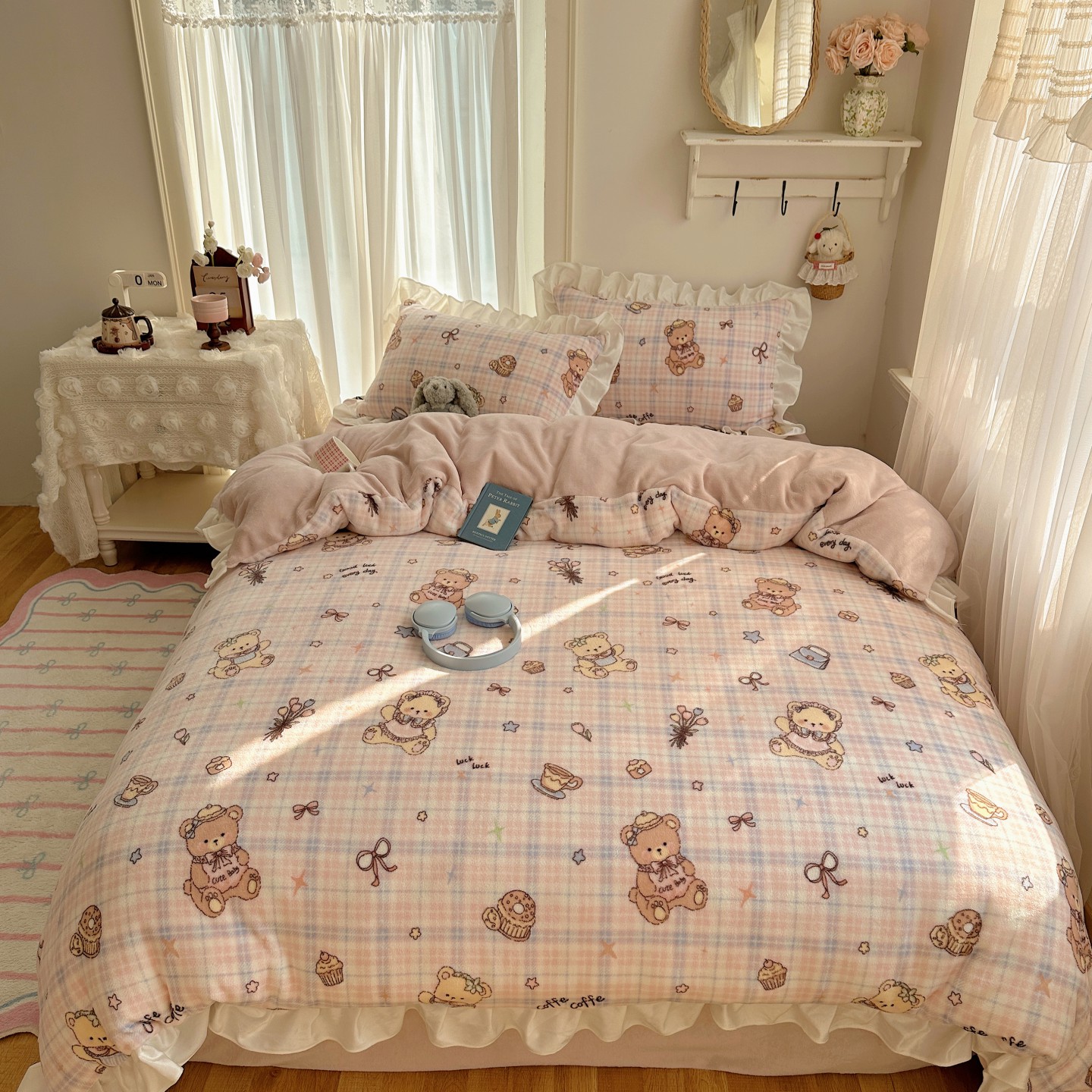 2025秋冬新品韩版花边款加厚牛奶绒四件套 熊熊