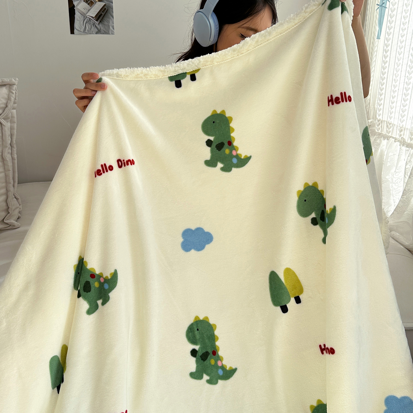 2025新款多功能牛奶绒羊羔绒毛毯 小恐龙