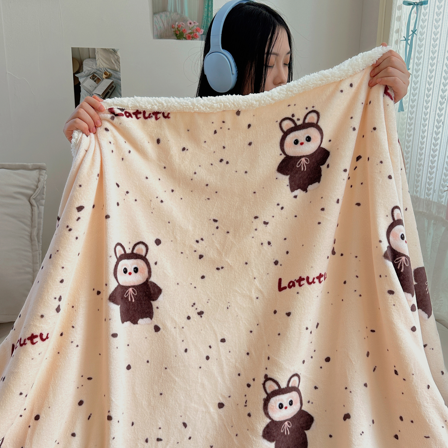 2025新款多功能牛奶绒羊羔绒毛毯 兔兔