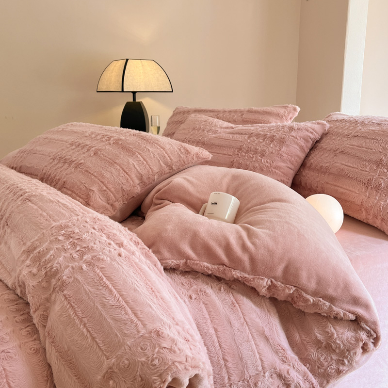 2025年新款兔毛绒磨圈工艺四件套系列 香槟