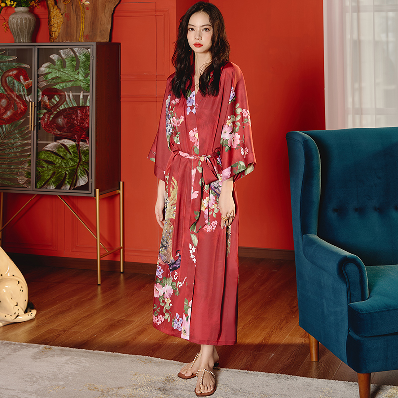 新款中式睡袍+吊带套装-风格五（2669 2878） 大睡袍均码（90-160斤） 单睡袍孔雀花影红
