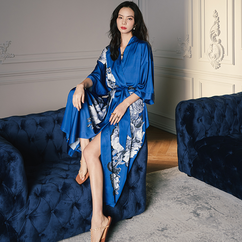 新款中式睡袍+吊带套装-风格七（2669 2878） 大睡袍均码（90-160斤） 单睡袍蓝色素描花