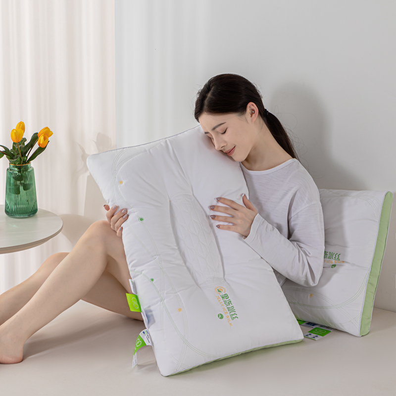 2023新款果冻冰丝枕 枕头枕芯48*68+6cm【模特图】 果冻冰丝枕（护肩）