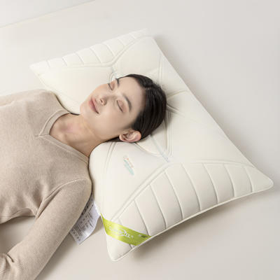 2024新款CLIIA COOL 有氧凉感乳胶亲肤枕  枕头枕芯 48*74cm 模特图