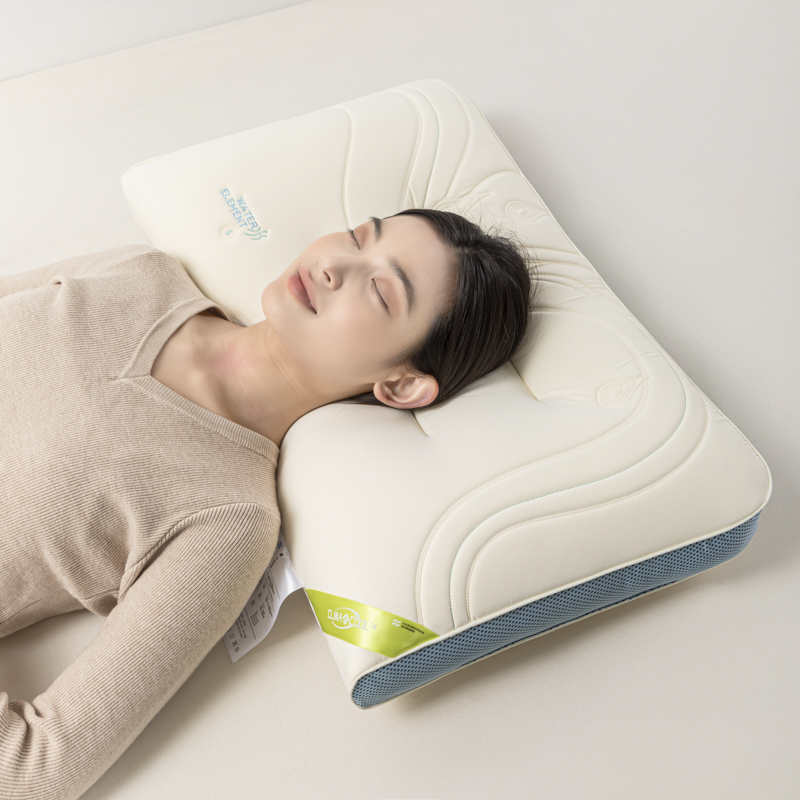 2024新款CLIIA COOL 水光乳胶呵护枕   枕头枕芯 48*74cm 模特图
