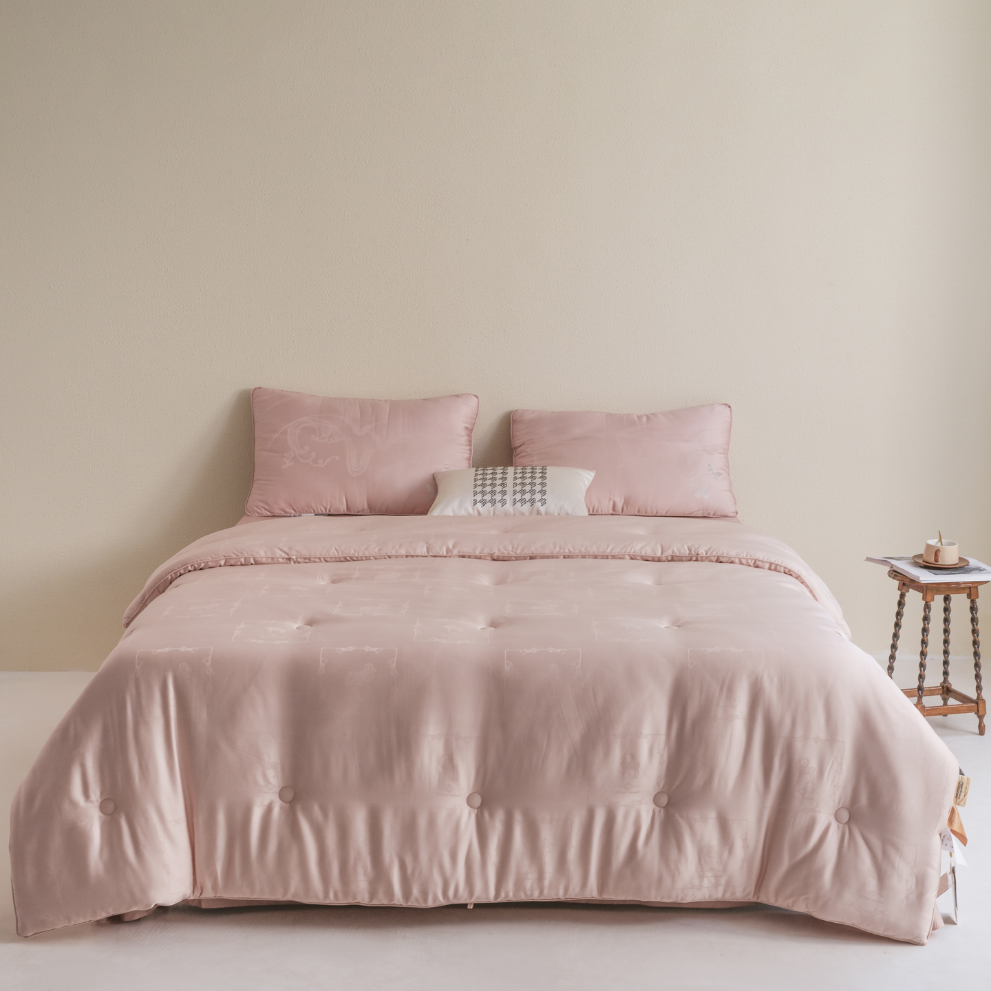 2025新款金糯羊-凯斯米尔羊毛蚕丝提花被被子被芯 雾绒粉