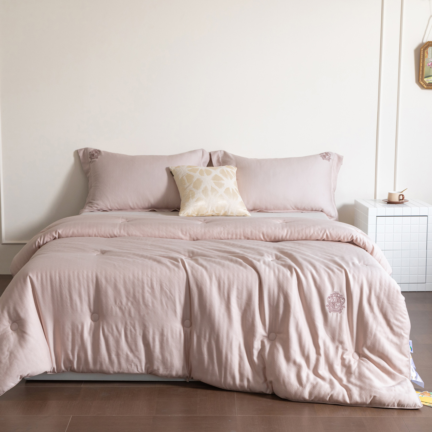 2025新款英伦风尚有机鲜豆蛋白被被子被芯 千黛粉