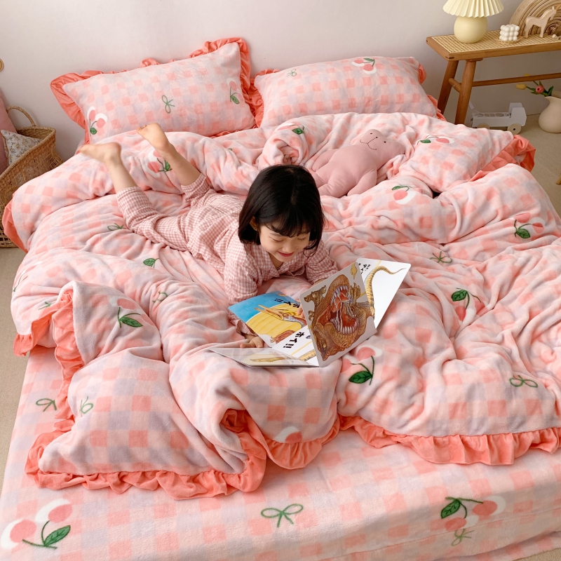 2019新款Chic少女花边牛奶绒套件-实拍图 1.8m床单款 格子樱桃