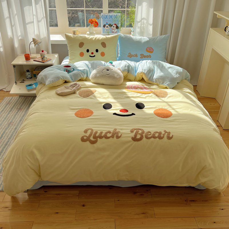 2025新款甜系表情包云朵棉毛巾绣四件套