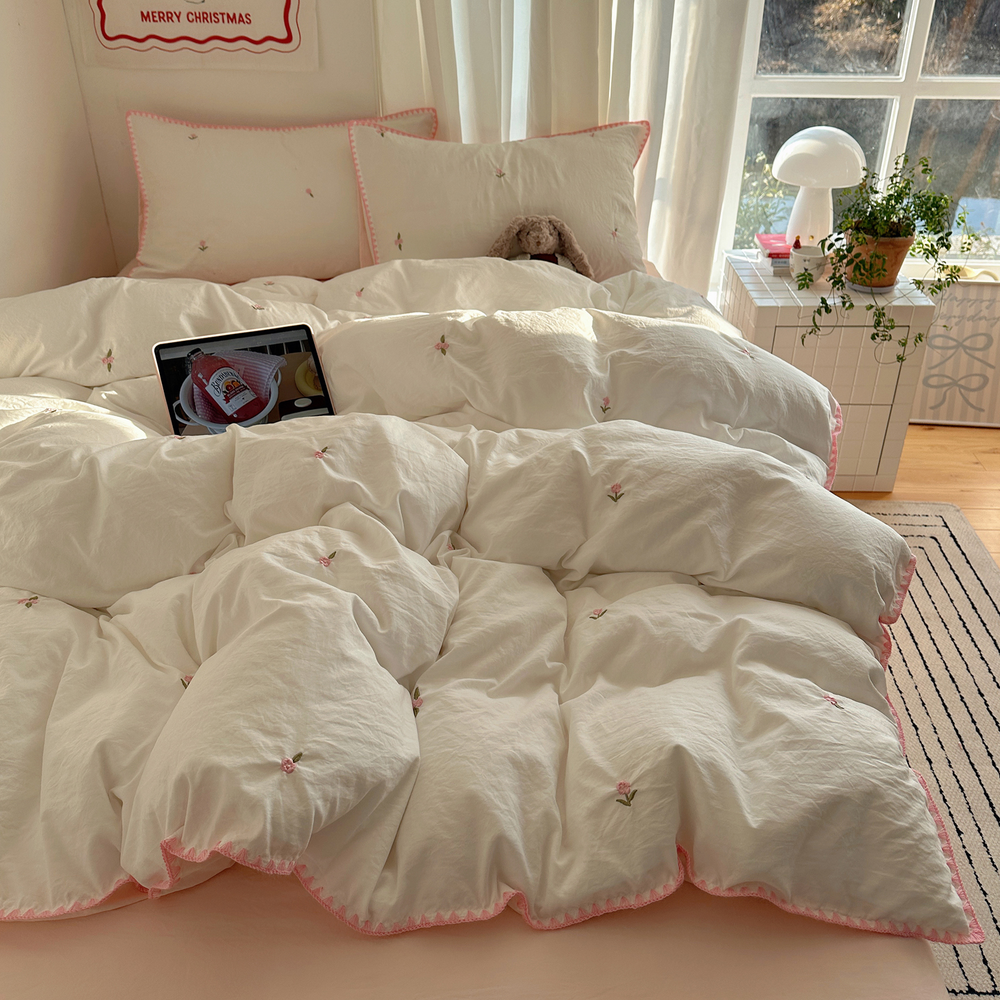 2026新款ins韩风刺绣云朵棉四件套 ins玫瑰