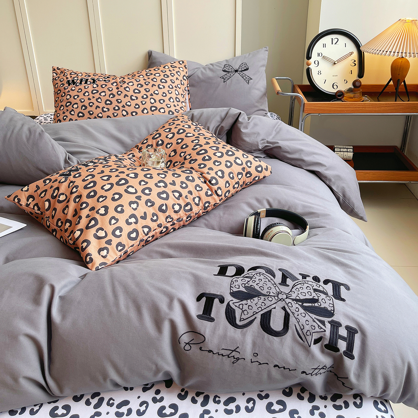 2025新款全棉磨毛绣花蝴蝶结豹纹纯棉四件套-丝蕴系列 丝蕴-漫步者