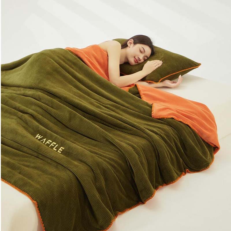 吾诺 2023秋冬 华夫格牛奶绒毯子 毛毯床单床笠单品系列-多功能绒毯 200*230cm多功能毯 橄榄绿-唐茶