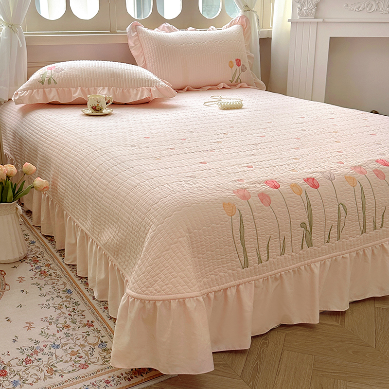 2025新款高端精品刺绣水洗棉床盖三件套夹棉三件套