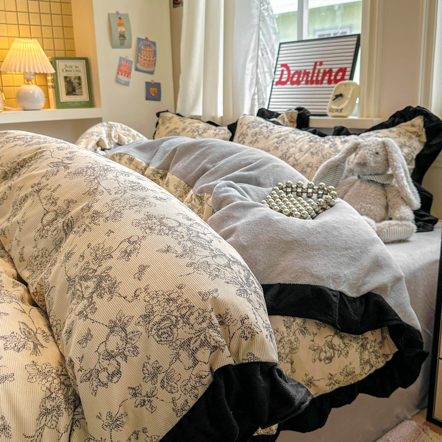 2025新款轻法式赫本风灯芯绒牛奶绒四件套提花立体韩版花边复古牛奶绒三件套