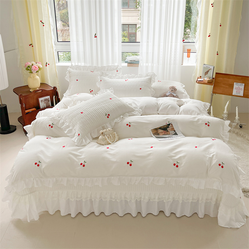 2024新款全棉夹棉绣花花边系列床盖四件套 1.2m床盖款三件套 小樱桃-奶白