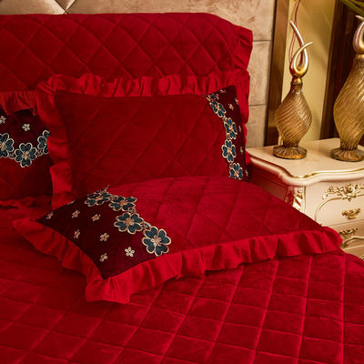 2020新款素色法莱绒夹棉刺绣床裙款系列套件—单品枕套 48cmX74cm/对 红色