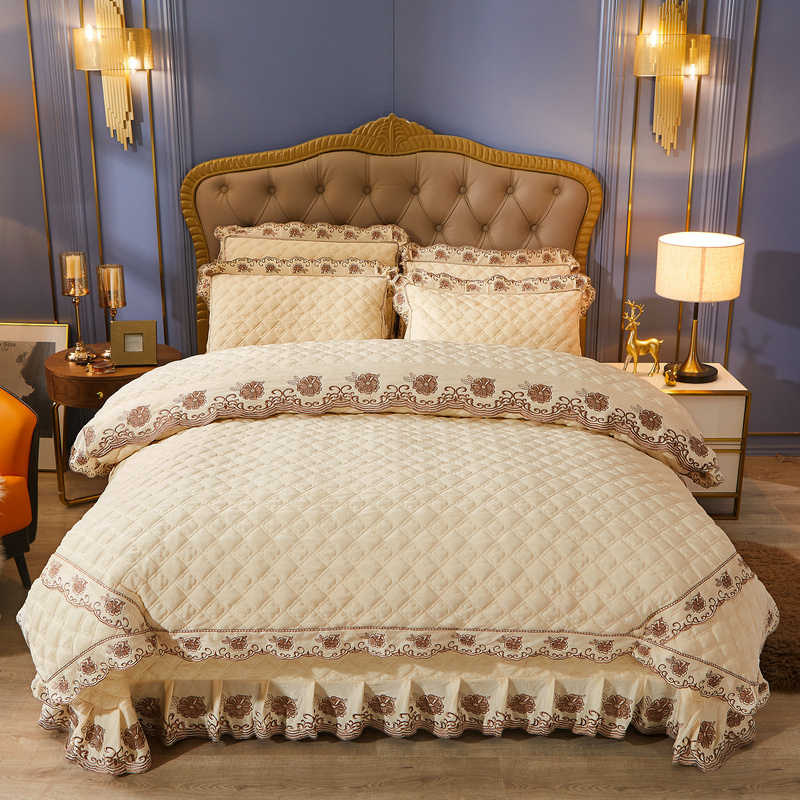 2021新款素色夹棉水晶绒系列（花漾情怀） 床盖四件套 1.8m床盖款四件套 米黄