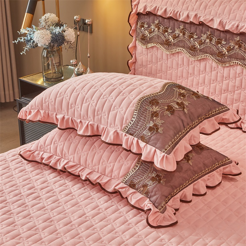 2023新款火山绒夹棉刺绣床裙单枕套 48cmX74cm一对 粉色