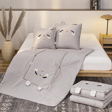 2021新款四季款洛卡棉小馋猫系列毛巾绣卡通造型抱枕被