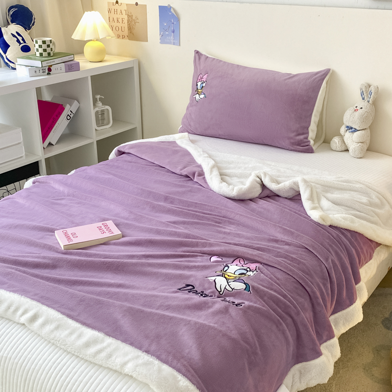 2022新款A类牛奶绒刺绣迪士尼系列毛毯 150*200cm单毛毯 黛西-紫