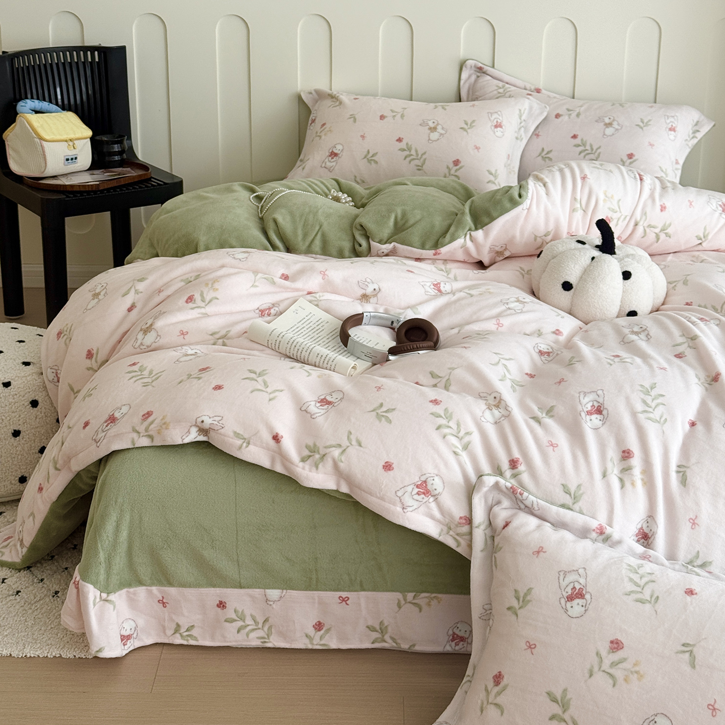 2025新款牛奶绒印花四件套 七红喜兔