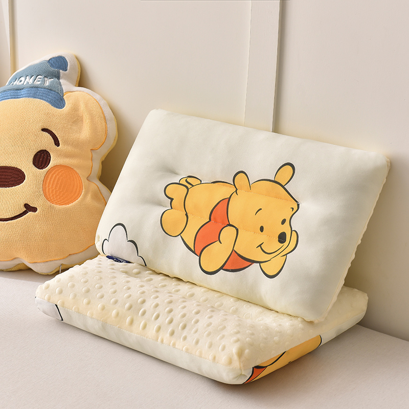 2023新款迪士尼系列儿童针织豆豆绒枕  枕头枕芯  30*50cm 维尼小熊