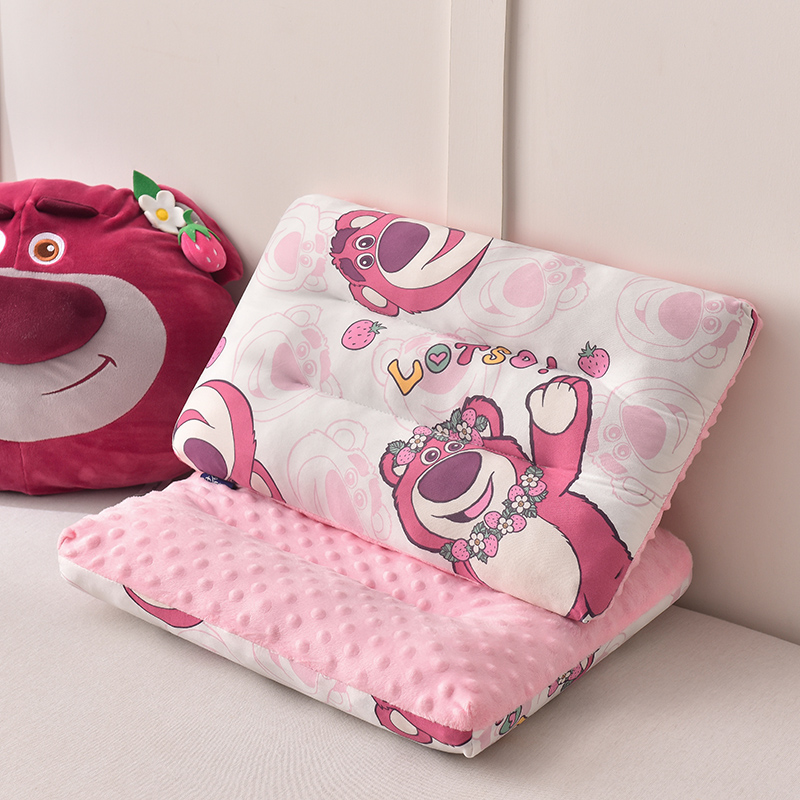2023新款迪士尼系列儿童针织豆豆绒枕  枕头枕芯  30*50cm 草莓熊