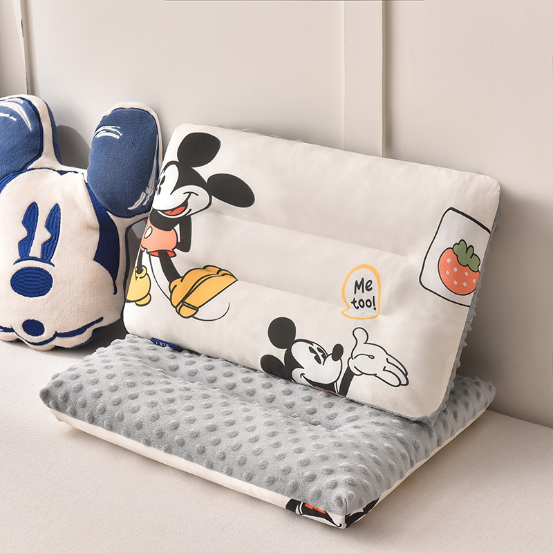 2023新款迪士尼系列儿童针织豆豆绒枕  枕头枕芯  30*50cm 快乐米奇