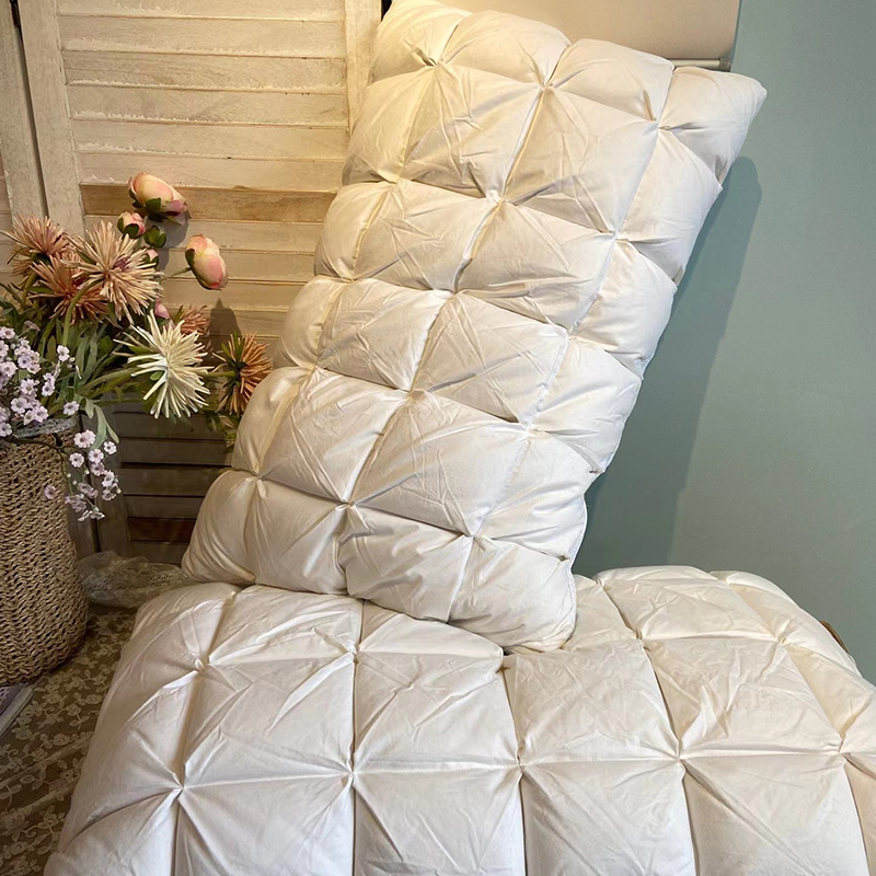 2022新款尊品羽绒面包扭花设计枕  枕头枕芯 白色48*74cm/只