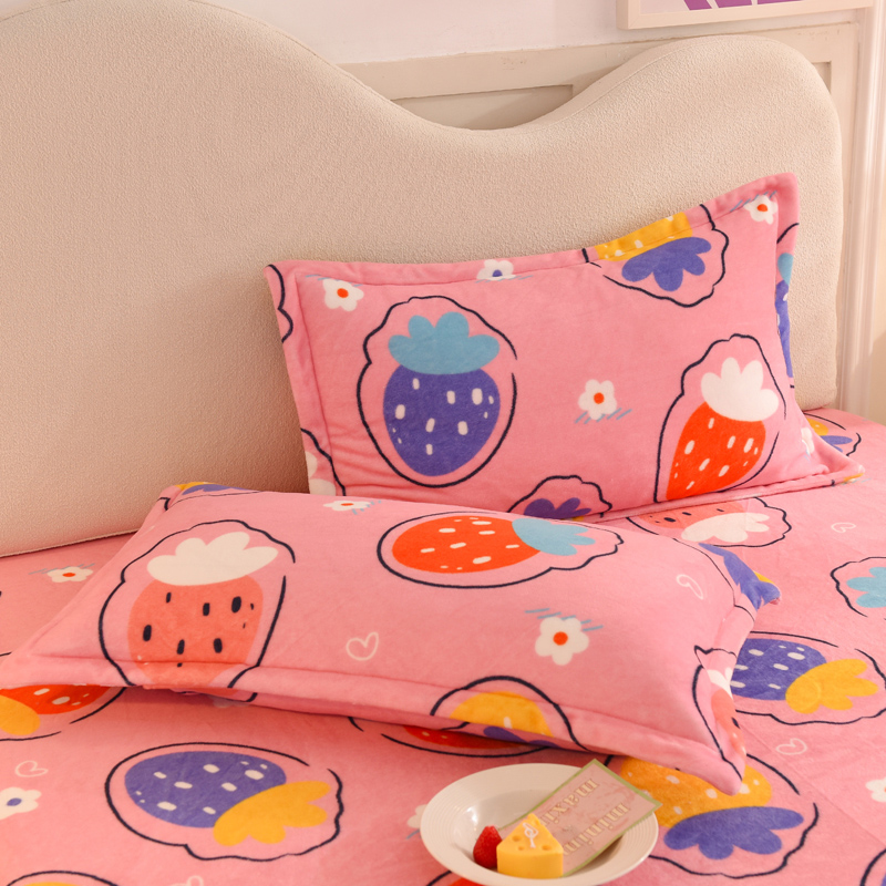 2023新款牛奶绒印花系列单品枕套 48*74cm枕套一对 粉红草莓
