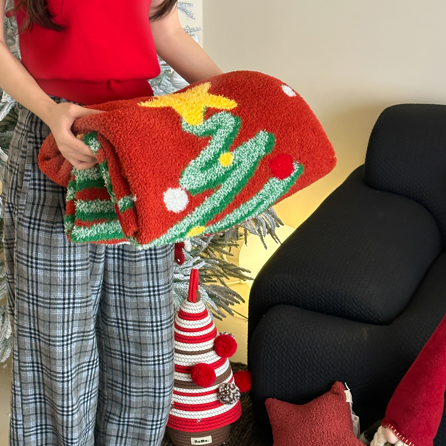 2025新款圣诞限定暖绒盖毯 雪落松枝