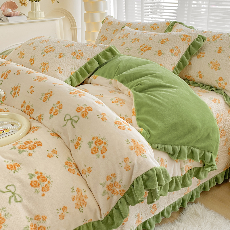 2025新款牛奶绒花边绗缝工艺印花床盖四件套