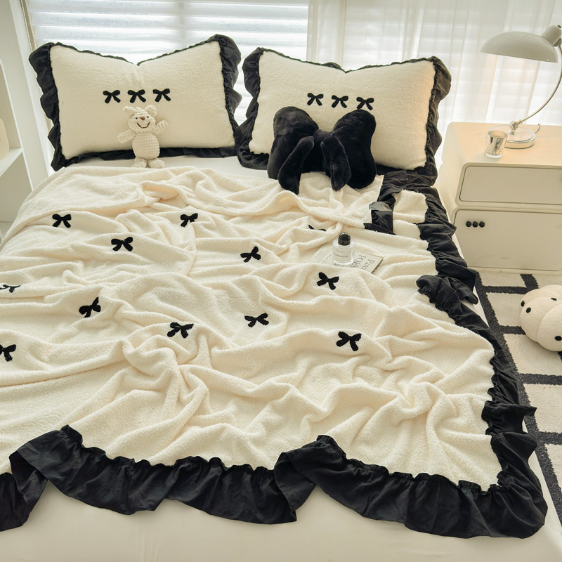 2024新款泰迪绒蝴蝶结款毛毯子牛奶绒花边款午睡毯 泰迪绒奶白色