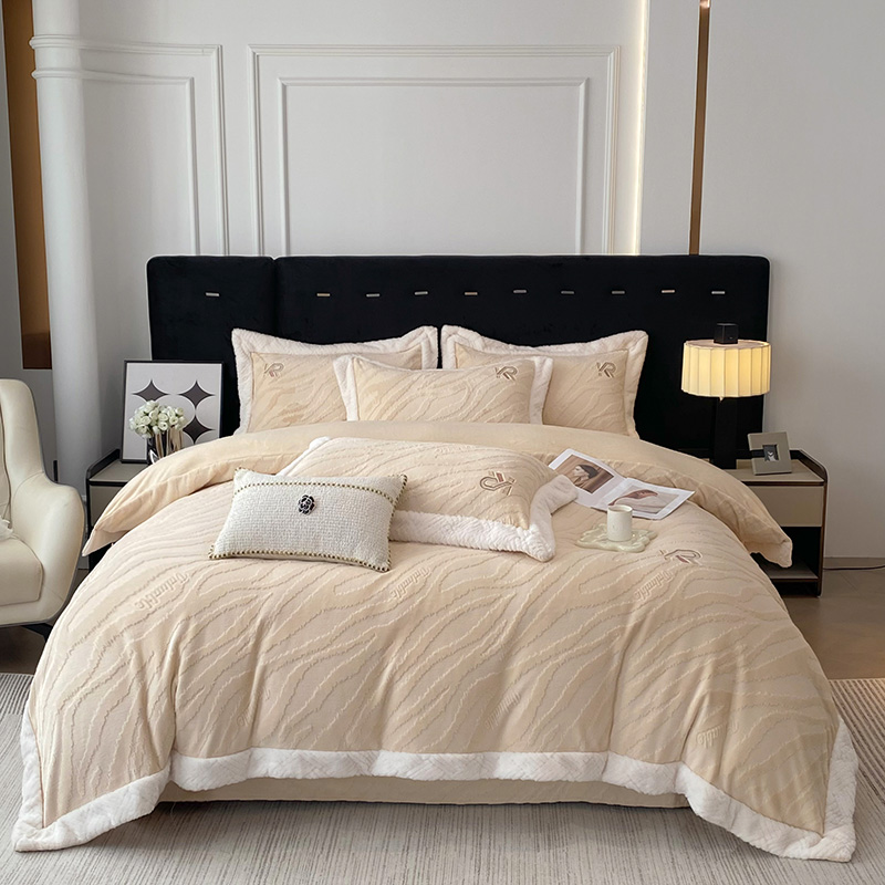 2024新款高克重全消光牛奶绒烂花刺绣保暖四件套系列-巴洛克